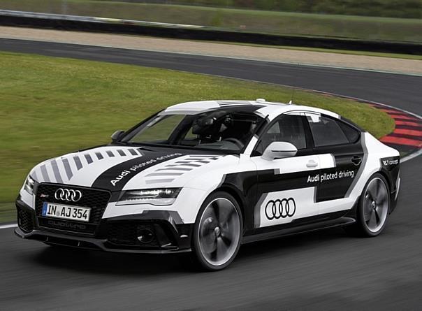 Audi bringt das sportlichste pilotiert fahrende Auto der Welt auf die Rennstrecke